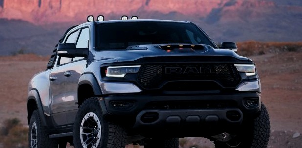 Laetud RAM 1500 – rivaal Ford Raptor
