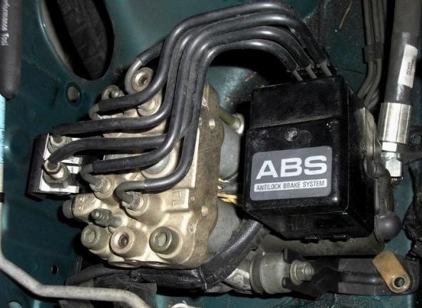 Kuidas ABS mitteblokeeruv pidurisüsteem töötab?