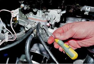 Kuidas VAZ 2106 karburaatorit oma kätega reguleerida