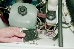 VAZ 2106 generaatori relee: kuidas kontrollida laadimisreleed