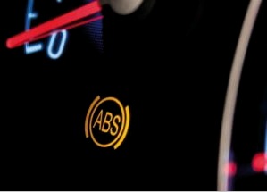 Armatuurlaual süttib ikoon "ABS": rikke põhjused