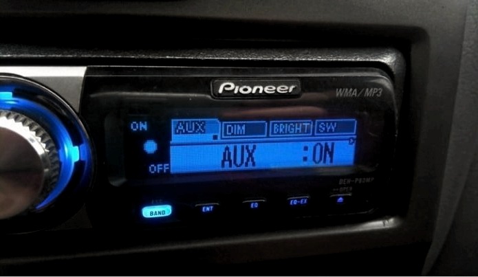 AUX-kaabel raadio ja Aux-pistiku jaoks autos: omadused, valik, eelised ja puudused