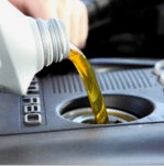 Ülevoolav õli mootorisse: tagajärjed ja märgid