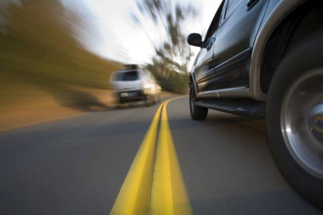 Kas parempoolsest sõidukist möödasõit on seaduslik? juhi näpunäited ja reeglid 2019. aastaks
