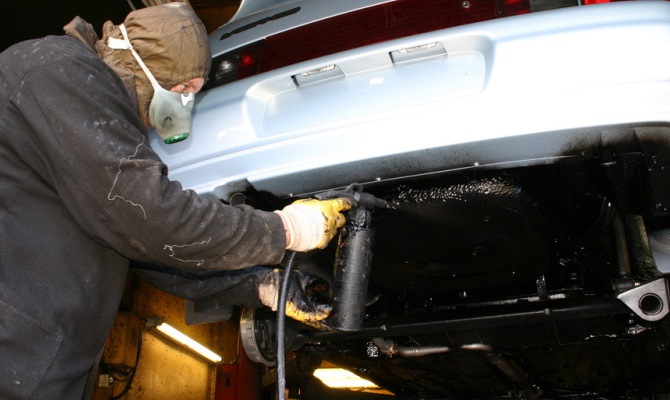 Kuidas töödelda auto põhja, et vältida korrosiooni