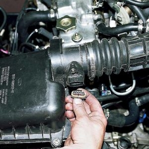 Miks VAZ-2114 hõljub külma mootori peal. Ujuv tühikäigukiirus vaz 2114 pihusti - põhjused