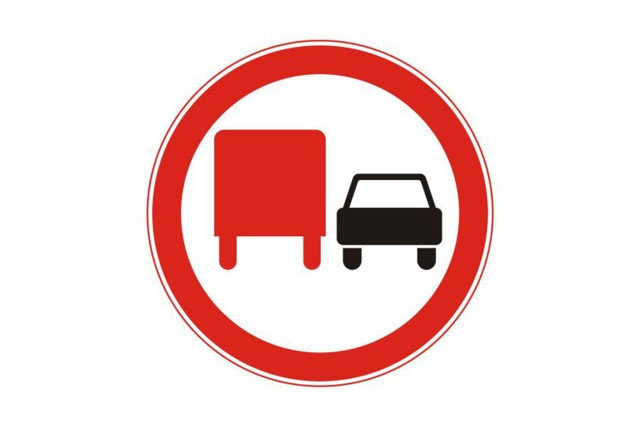 Liiklusmärk "Möödasõit keelatud": 4 vastuolulist olukorda