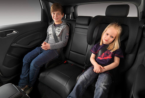 Kuidas valida autos olevatele lastele turvahälli
