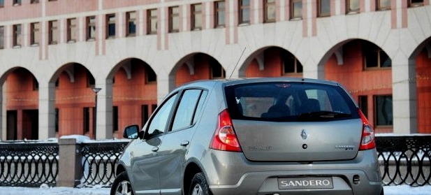 Renault Sandero pagasiruumi maht liitrites