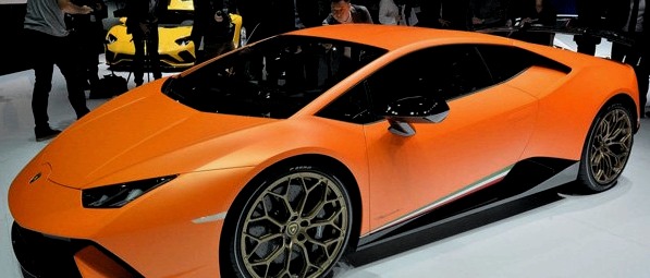 Laetud Lamborghini Huracan Perfomante näidati Genfis