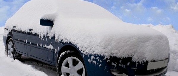 10 tõhusat viisi, kuidas seiskunud autos sooja hoida