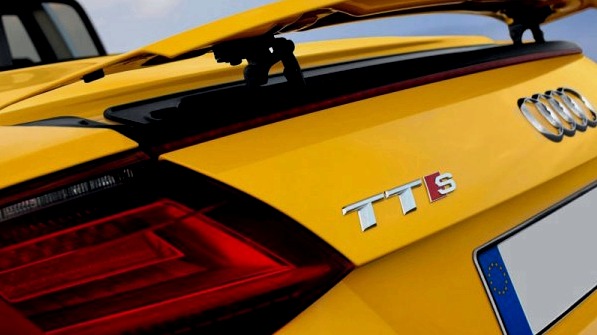 Laetud sportauto Audi TTS