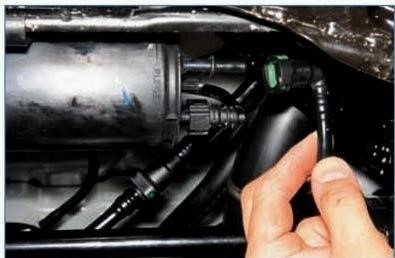 Kütusefiltri vahetamine mudelil Ford Focus 2